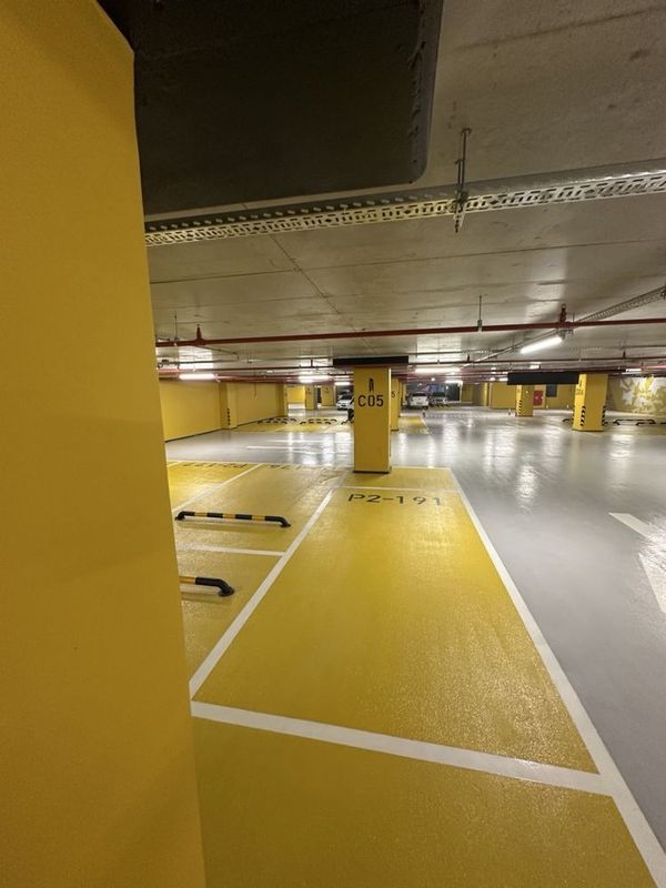 Piramit Tower’da yer osti parkovka ijaraga beriladi !
