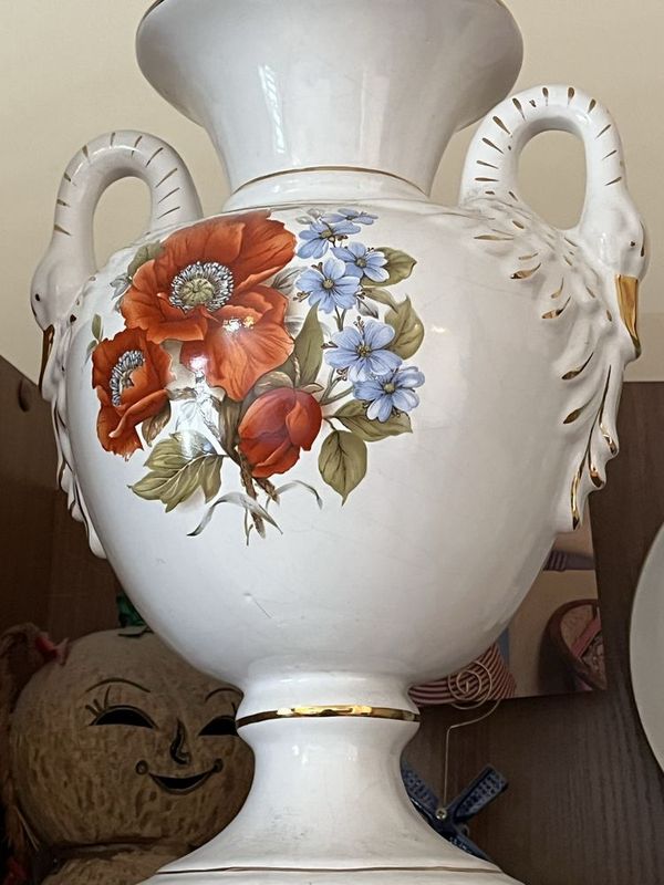 Продам вазу фарфор Продам вазу фарфор