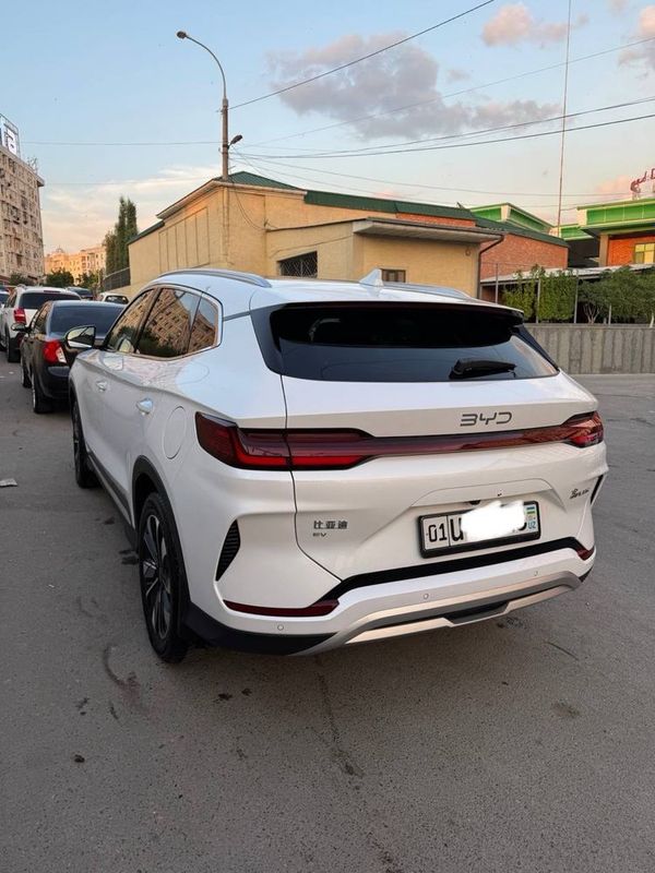 Avtomobil sotiladi BYD Song Plus Champion Avtomobil sotiladi BYD Song Plus Champion