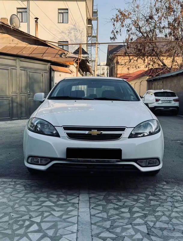 Машина Chevrolet Gentra Машина Chevrolet Gentra