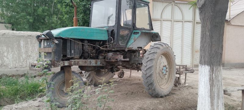 Traktor TTZ-80 holati yaxshi Traktor TTZ-80 holati yaxshi