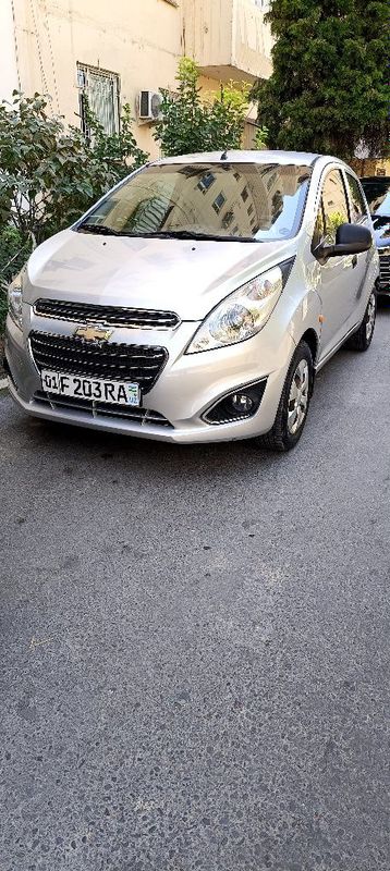Spark sotiladi 2011, 2 mexanika 311000km bir qo'l moshina.