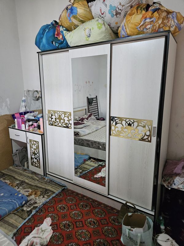 Продаётся спальный гарнитур Продаётся спальный гарнитур