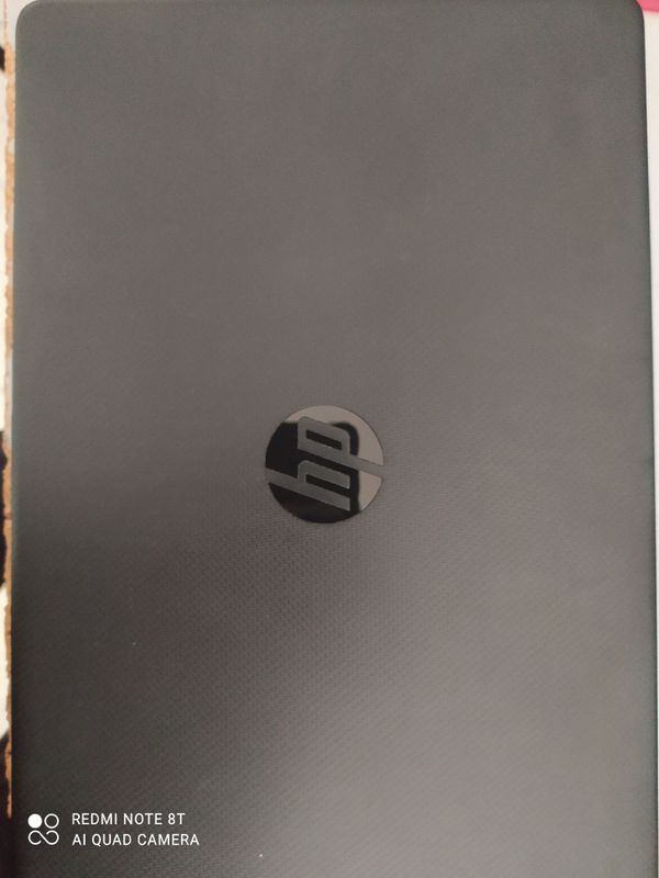 HP noutbook sotiladi Operatifka 4 GB intel insite HDD 1 TB