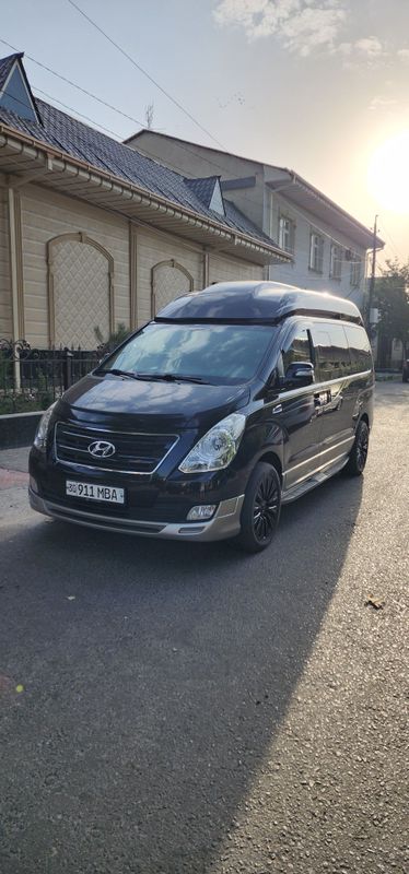 Hyundai Grand Starex Limousine 4WD