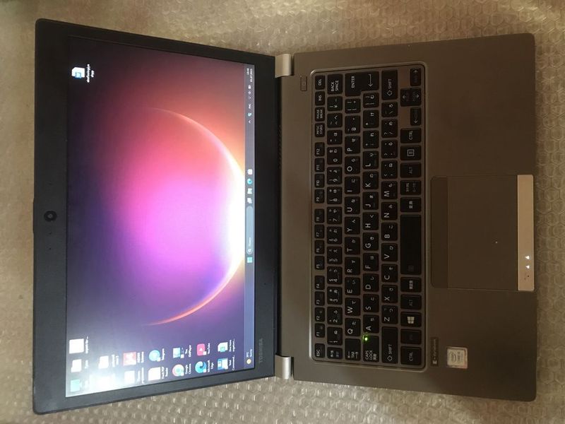 Toshiba dynabook i5 7th sotiladi