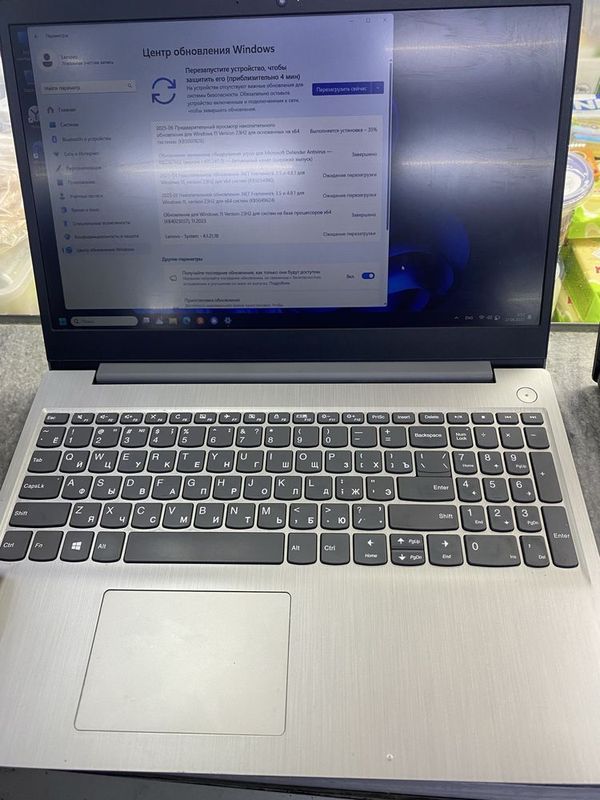 Срочно ноутбук Lenovo i5-10 поколения Срочно ноутбук Lenovo i5-10 поколения
