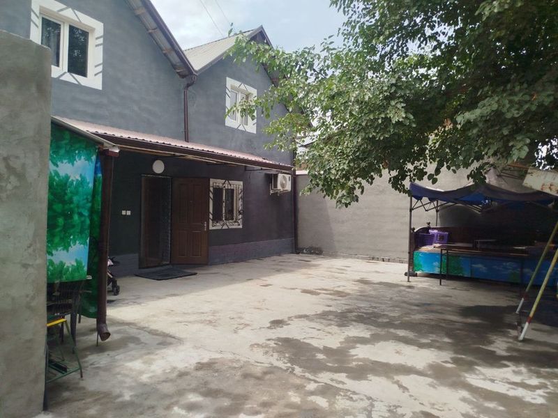 Uy sotiladi 1.8 sotik Uy sotiladi 1.8 sotik