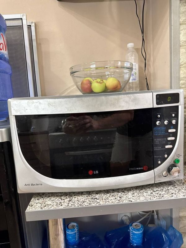 Продаю микроволновку Продаю микроволновку