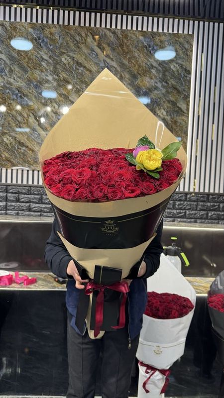 101 tali atirgullarimiz 250 mindan aktsiya gullar