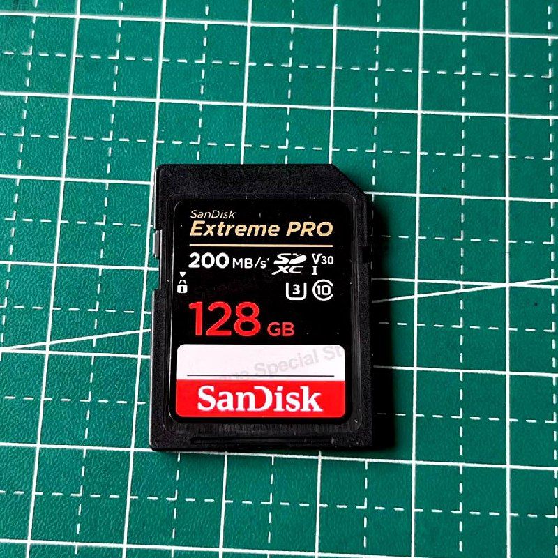 Флешка для фотоаппарата SD Sandisk extrem pro Флешка для фотоаппарата SD Sandisk extrem pro