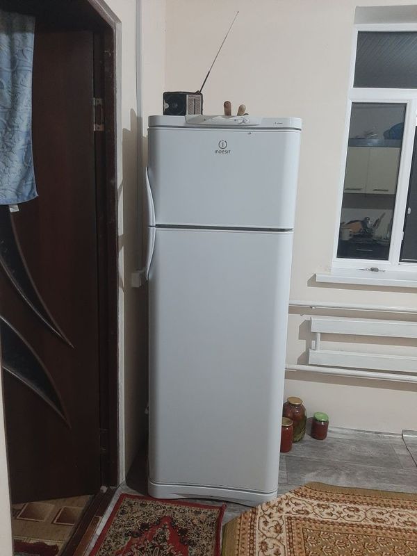 Indesit холодильник Indesit холодильник