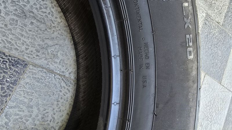 255/55/R20 continental traverse moshinasining radnoy baloni 255/55/R20 continental traverse moshinasining radnoy baloni