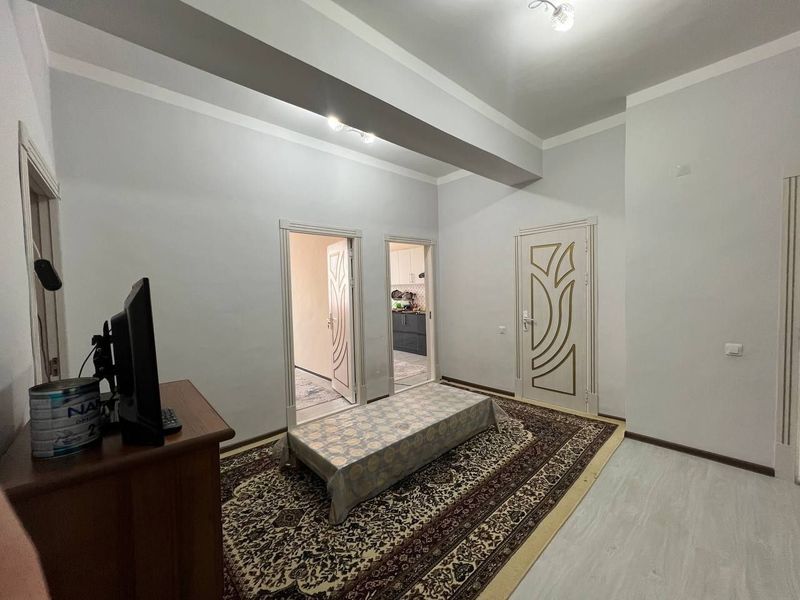 2 xonali uy sotiladi 72m² barcha hujjatlari joyida 7-etaj lift ham bor