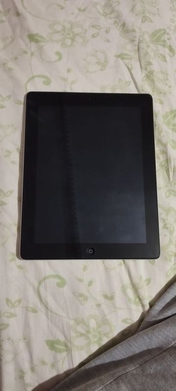 Ipad sotiladi chiholi bor