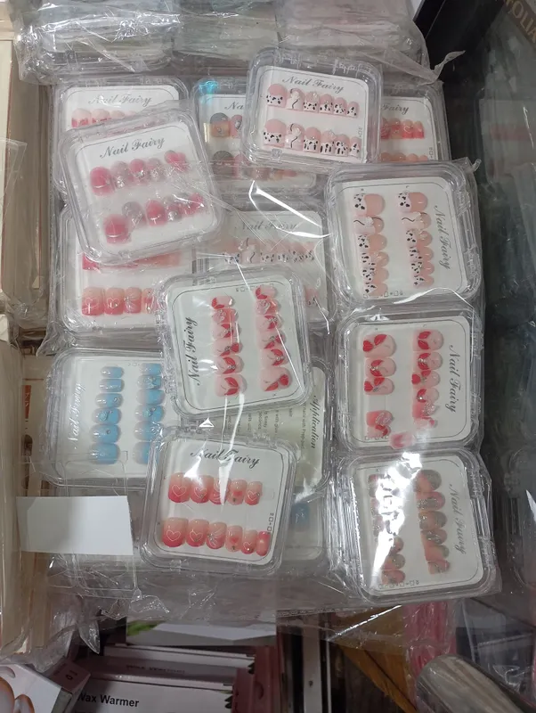 koʻp martalik tirnoq koʻp martalik tirnoq