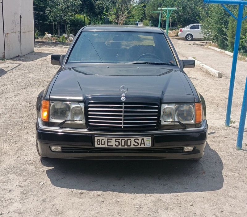 Мерседес бенз 124 кузов Е500 сотилади