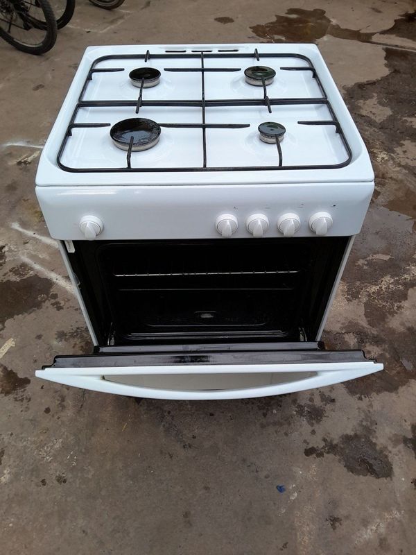 Срочно продаётся газ плита indesit Срочно продаётся газ плита indesit