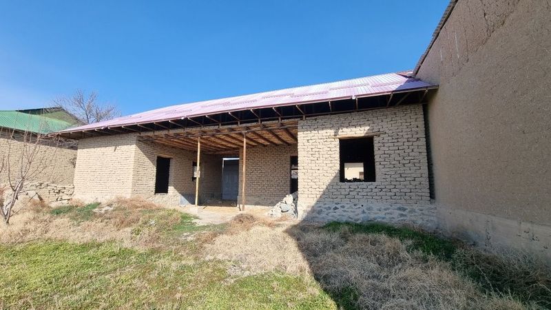 Hovli sotiladi 8 sotix Hovli sotiladi 8 sotix