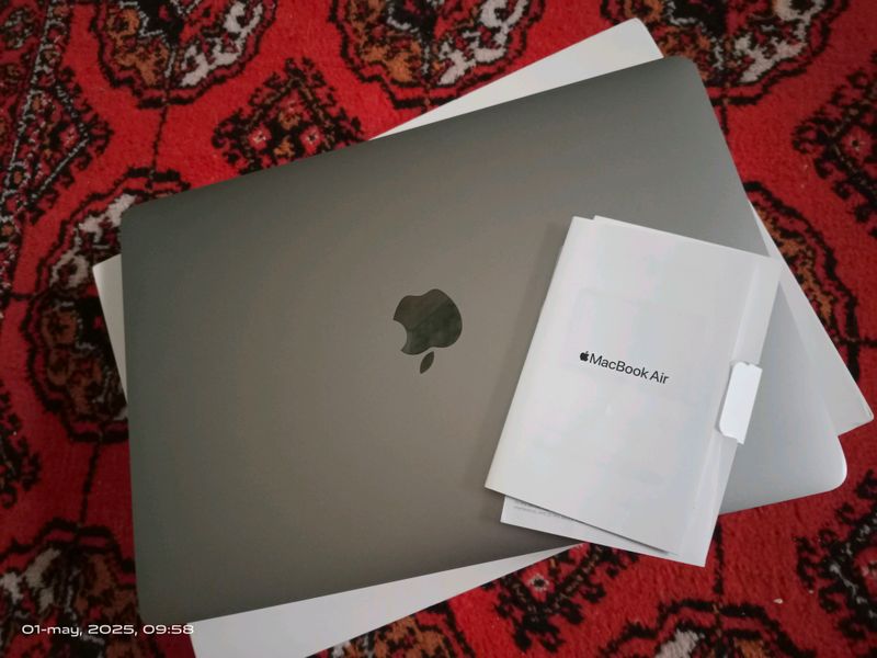 Macbook 13 air 2020. 8GB/256GB Macbook 13 air 2020. 8GB/256GB