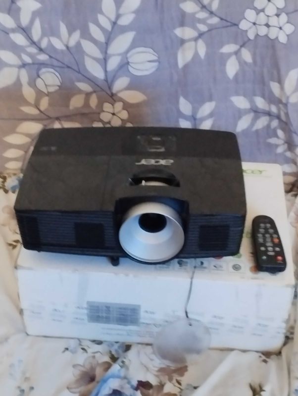 Projector: ACER - DSV1301 : 2800-lyumin: Йоруг хонада хам курсатади. Projector: ACER - DSV1301 : 2800-lyumin: Йоруг хонада хам курсатади.