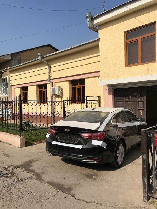 Аҳил қўшниларимни, сокин маҳалламни ва шинамгина уйимни сотаман! Аҳил қўшниларимни, сокин маҳалламни ва шинамгина уйимни сотаман!