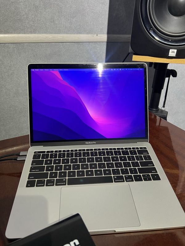 Macbook pro 2017 13 inch