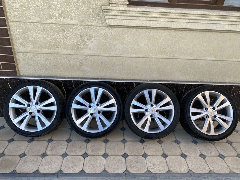 R 17 diska komplekt!
