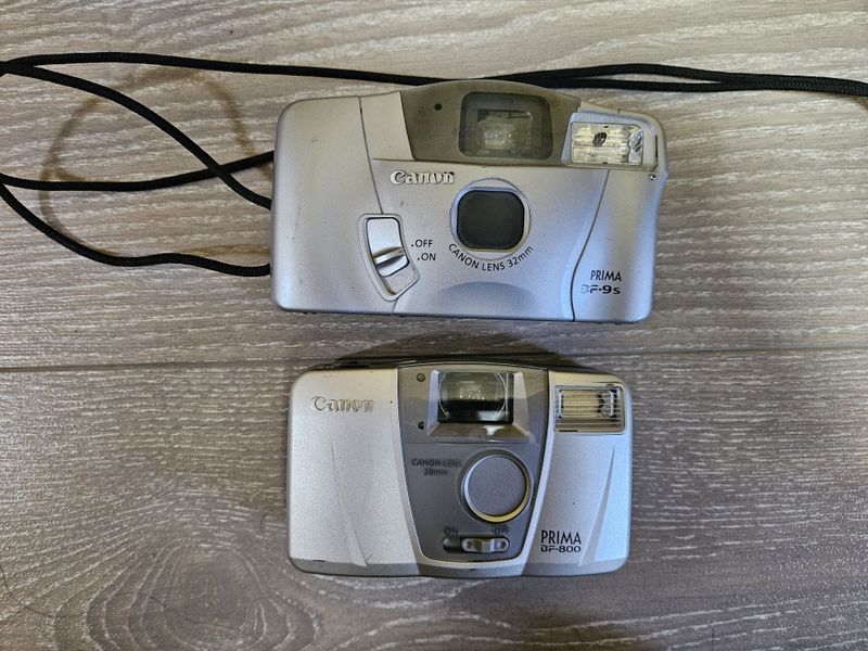 2 плёночных фотоаппарата Canon 2 плёночных фотоаппарата Canon