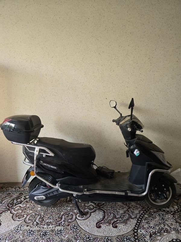 ELEKTR SKUTER MOTOBEK Holati ideal ELEKTR SKUTER MOTOBEK Holati ideal