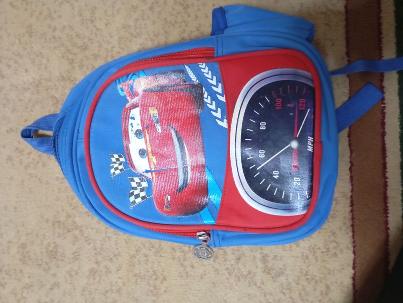 Sumkacha sotiladi b/u Sumkacha sotiladi b/u