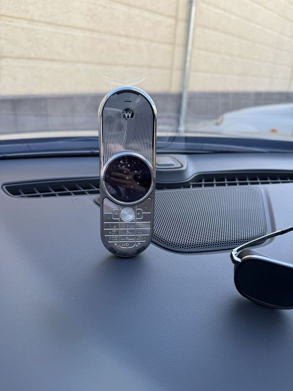 Motorola Aura R1 Motorola Aura R1