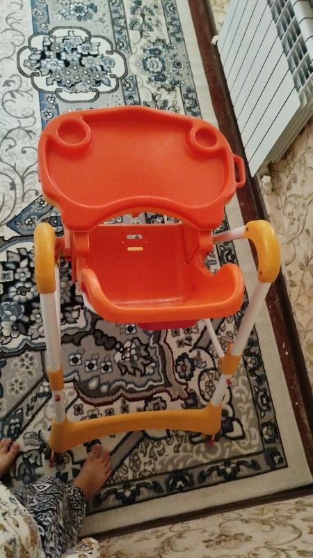 Bolalar ovqatlanadigan stul Bolalar ovqatlanadigan stul