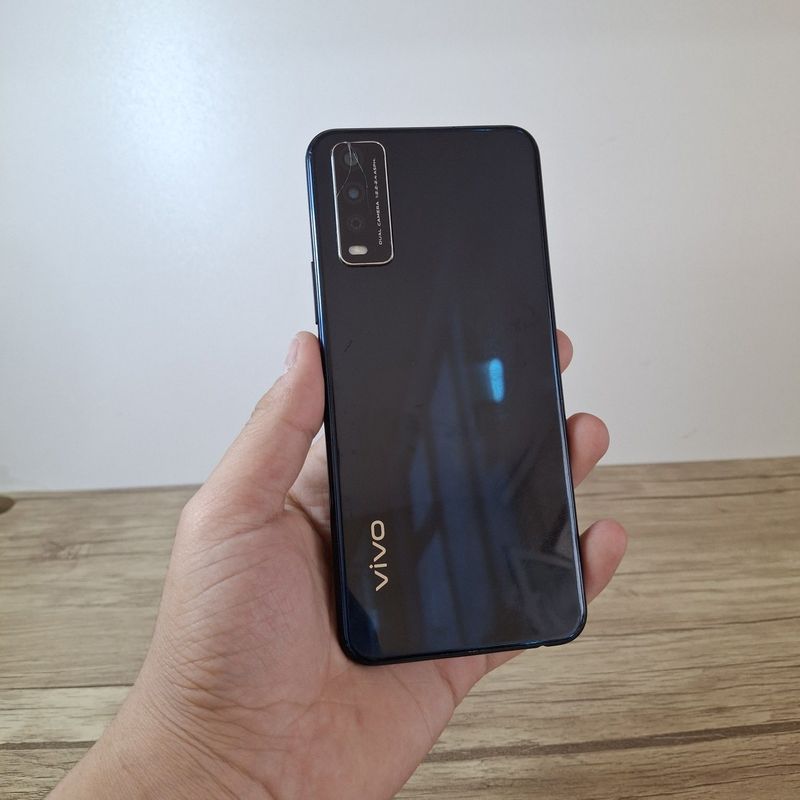 Vivo V2026 sotiladi Android 11