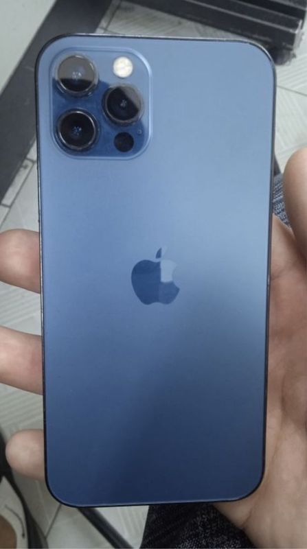 Iphone 12 pro yaxshi yomkis 78 xotira 256 fes aidi ishledi