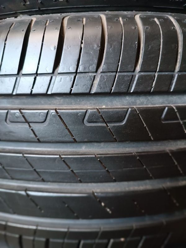 Balon Goodyear 215 55 R17 Holati Yangide Turibti