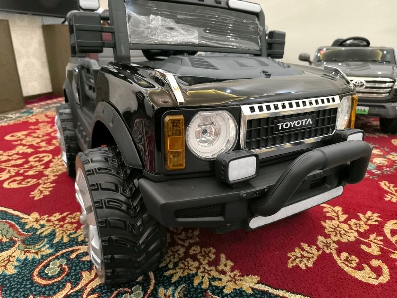Детский электромобиль Toyota