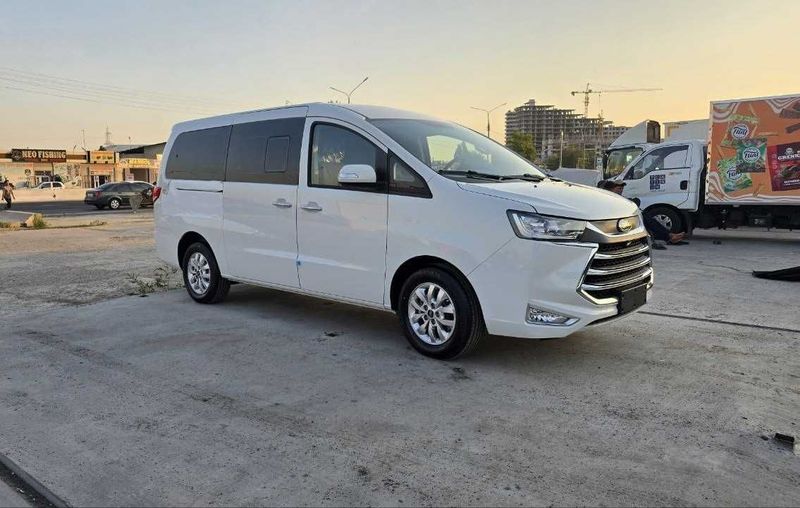 ATIGI 26.000 JAC M4 avtomat miniven nalichida tayor ATIGI 26.000 JAC M4 avtomat miniven nalichida tayor