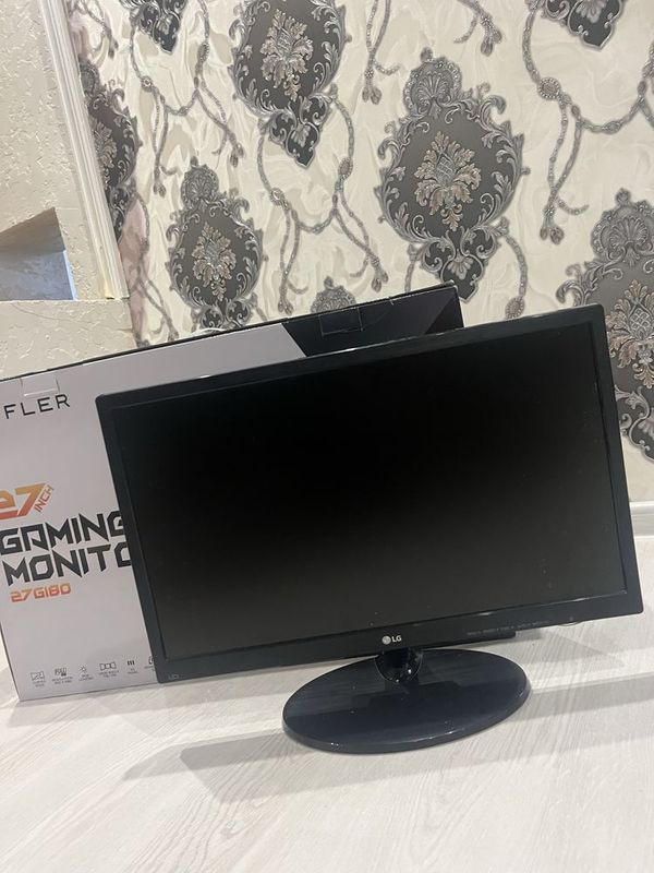 LG 22 led monitor sotiladi