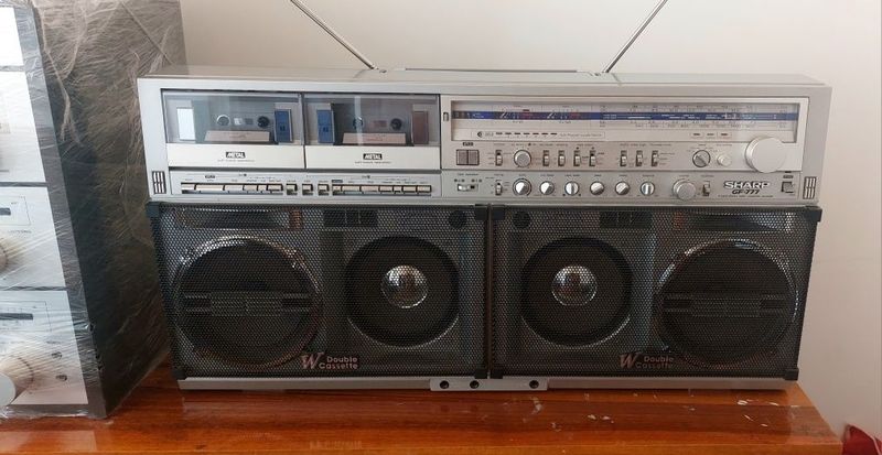 Продам Sharp 777Z