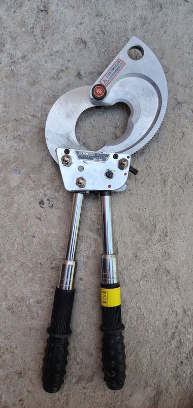 Katta elektrik qaychi Katta elektrik qaychi