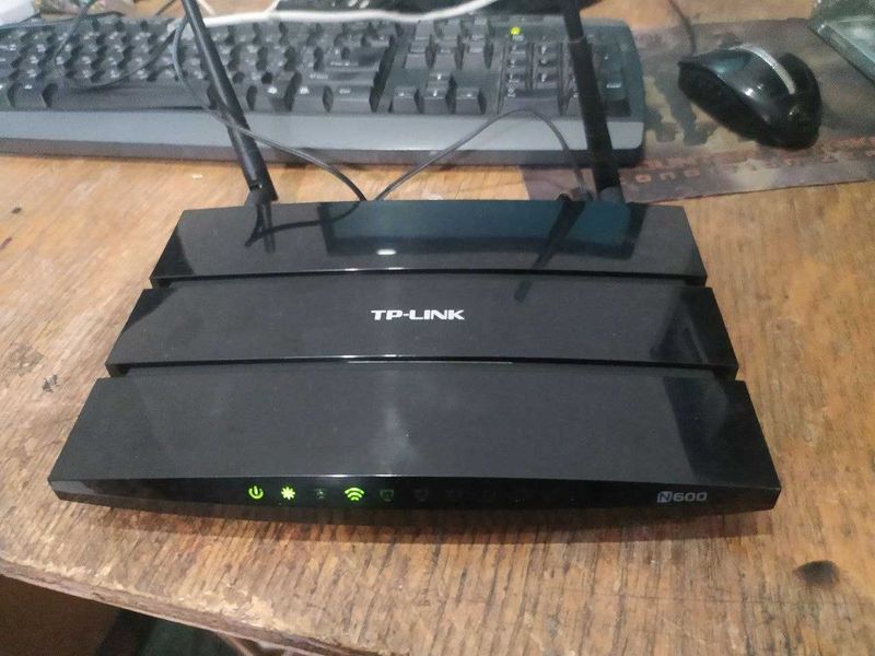 Продам мощный Wi-Fi роутер TP-Link TL-WDR3500 (N600) – 2.4 + 5 ГГц!