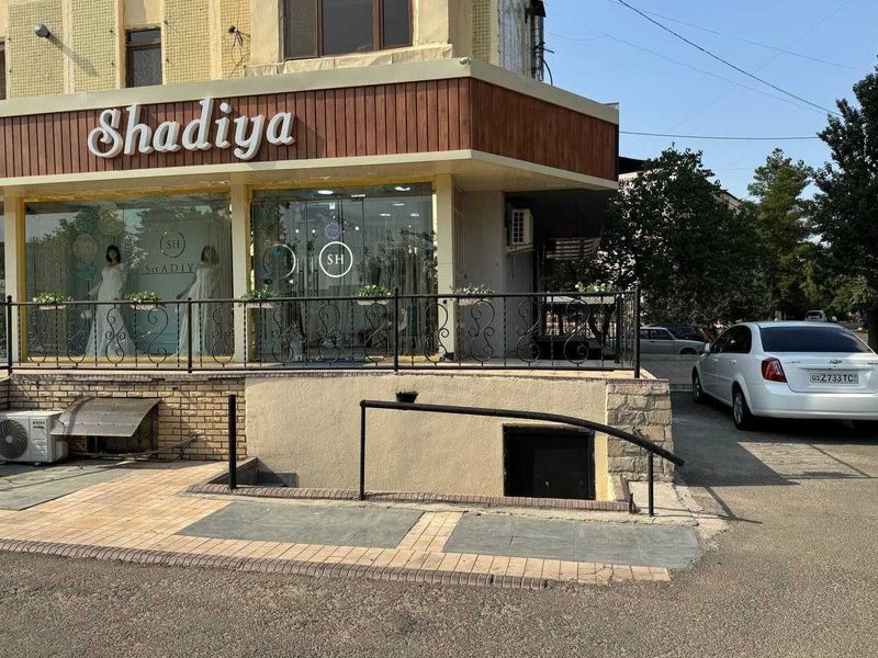 Коммерческое помещение с арендаторами | 85 м² | Центр города Коммерческое помещение с арендаторами | 85 м² | Центр города
