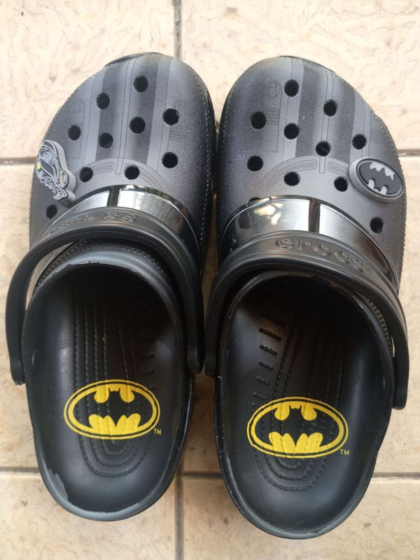 тапки Crocs × Batman тапки Crocs × Batman