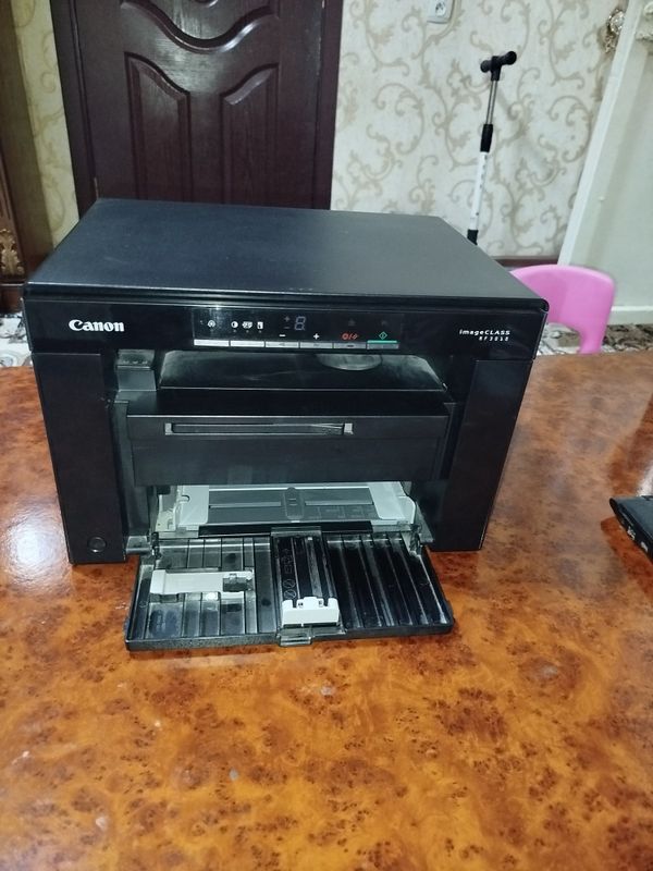 Printer sotiladi yaxshi xolatda ofisda tur Printer sotiladi yaxshi xolatda ofisda tur