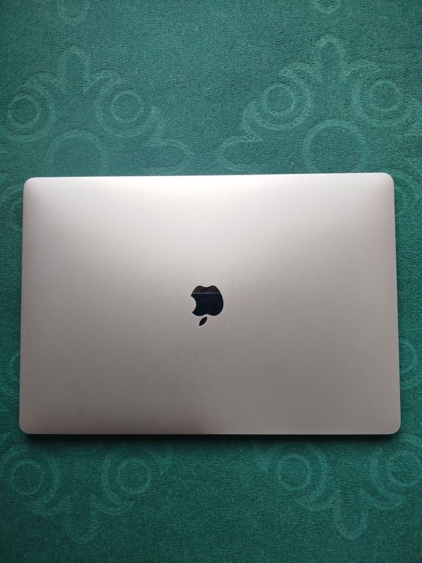 MacBook Pro 2019 16inch LL/A