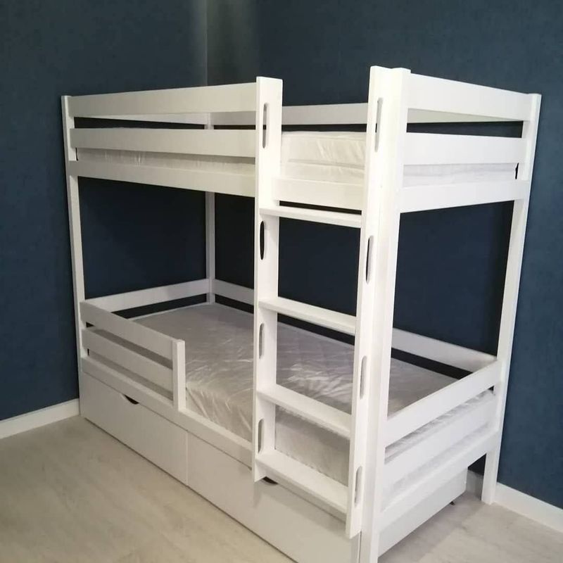 Krovat 2 etaj kravat kalavat