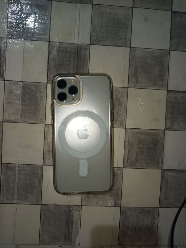 Iphone 11 pro rangi oq