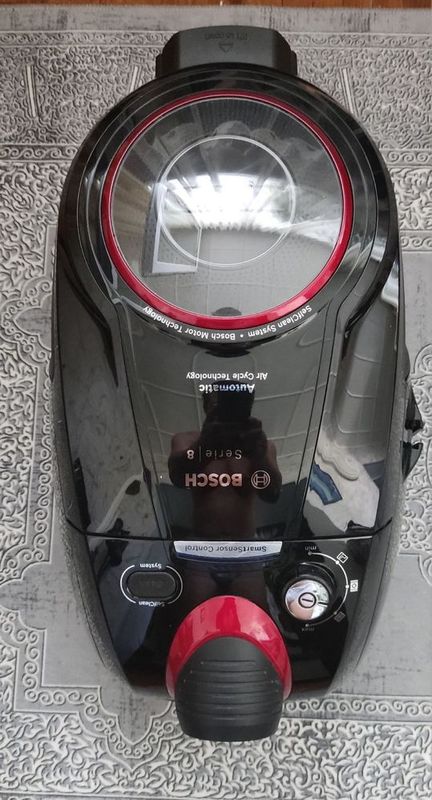 Продаю пылесос Bosch серия 8