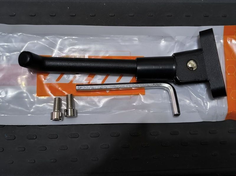 Удлиненная подножка (16см) для самоката Xiaomi и подобным. Удлиненная подножка (16см) для самоката Xiaomi и подобным.